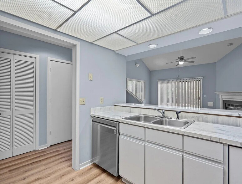 Building Photo - 6279 Wrightsville Ave