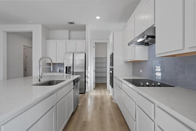 Building Photo - 724 Pinnacle View Dr