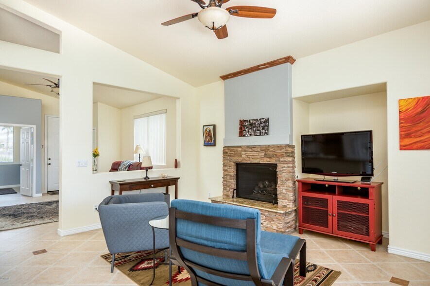 Family Room - 6875 W Harrison St