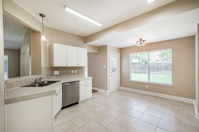 Building Photo - 14527 Golden Cypress Ln