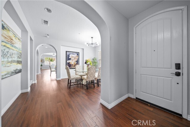 Building Photo - 46239 Lone Pine Dr