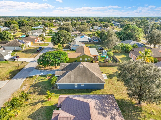 Building Photo - 2518 SE Cooper Ln