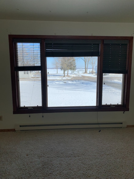 Building Photo - 2633 Shorehaven Ln
