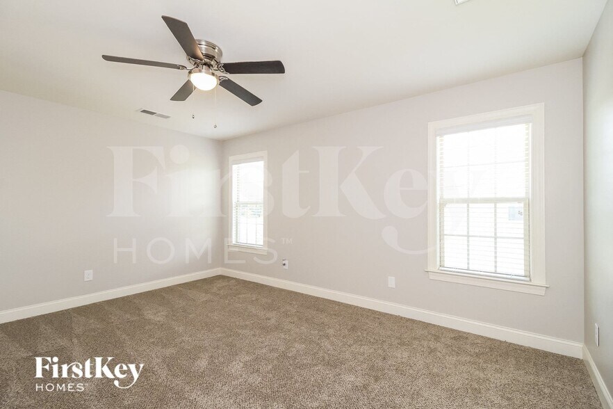 Building Photo - 127 Phoenix Ct