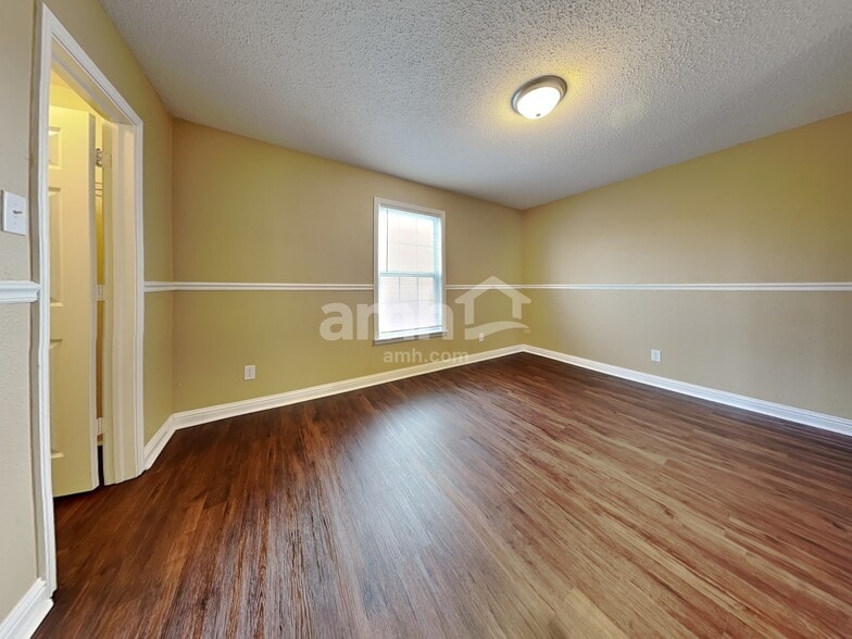 Building Photo - 13467 Allegiance Dr