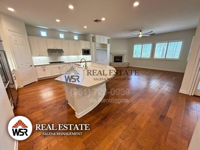 Building Photo - 18691 Oak Park Dr