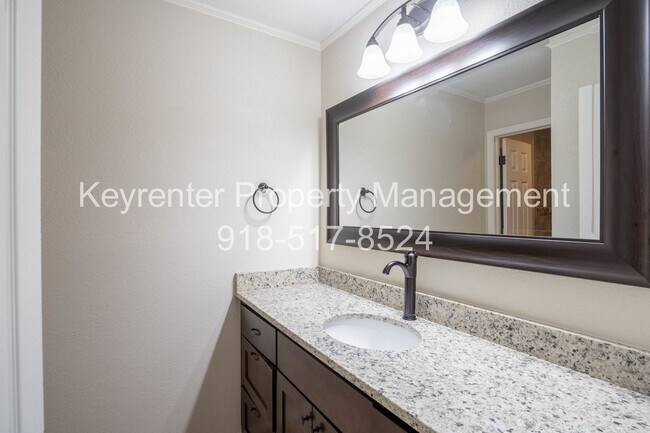 Building Photo - 4 Bed | 3 Bath in Central Tulsa!