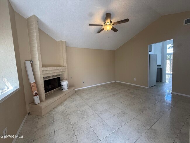 Building Photo - 1524 Greg Powers Dr