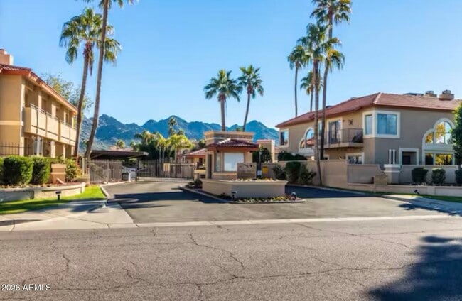 Building Photo - 10232 N 12th Ct