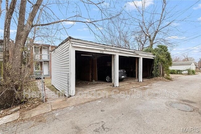Building Photo - 4234 Dewey Ave