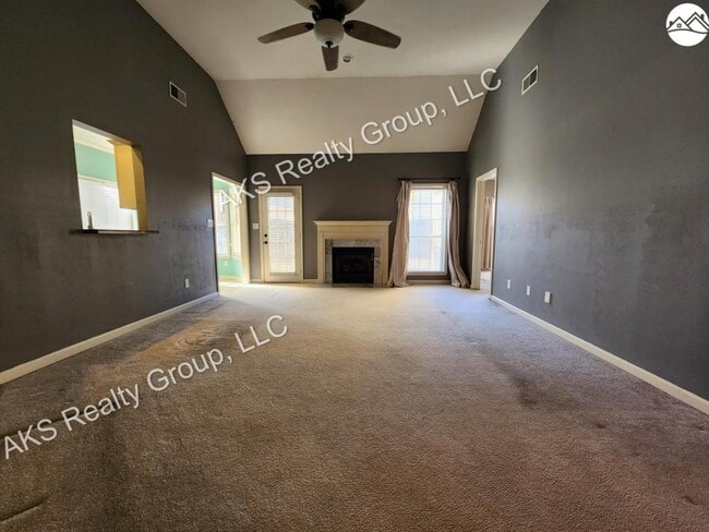 Building Photo - 104 Lantana Cir