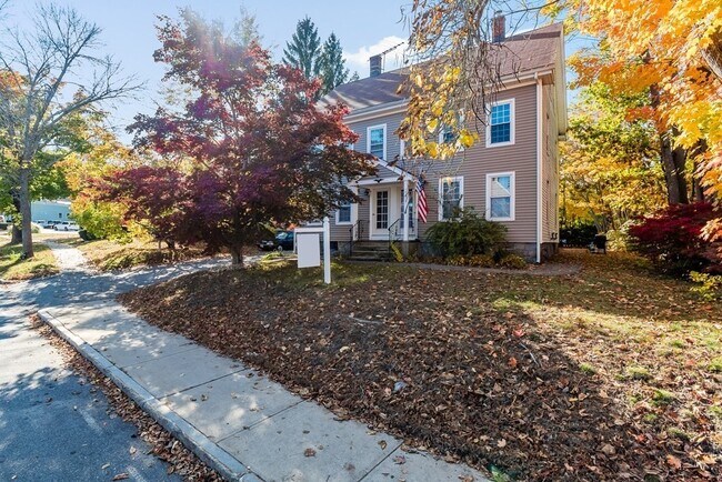 Building Photo - 179 Main St