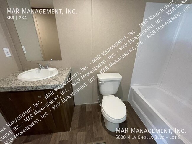 Building Photo - 5000 N La Cholla Blvd