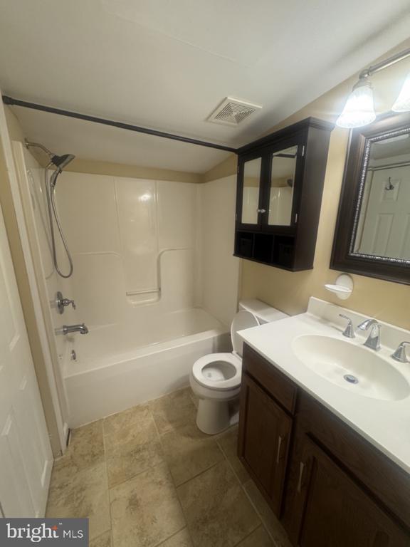 Building Photo - 43880 Scriber Ln