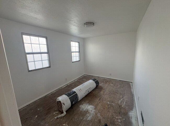 Building Photo - Cute Lehi rambler with tons of yard space ...