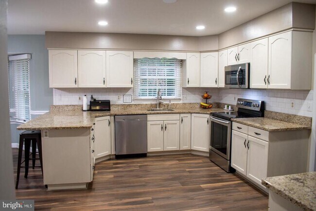 Building Photo - 105 Westmorland Ct