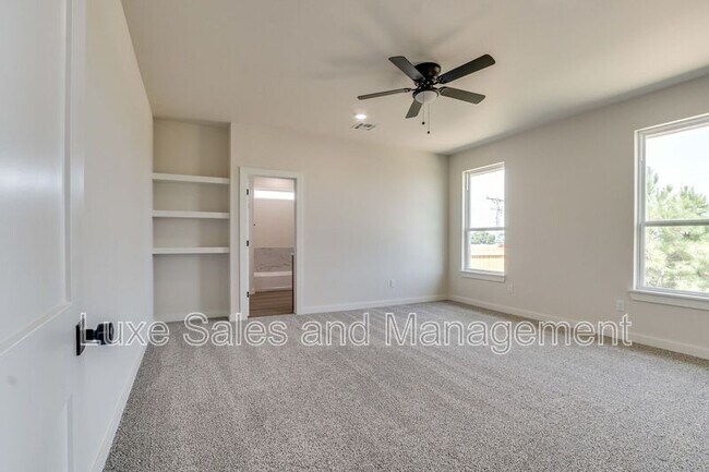 Building Photo - 8329 NW 163rd Ter