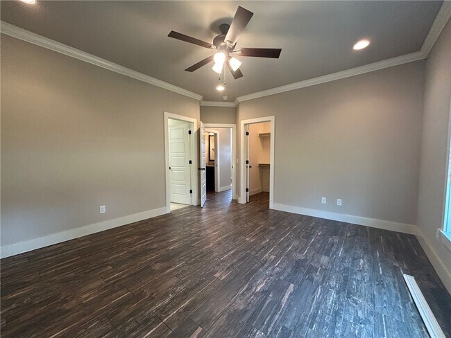 Building Photo - 3101 SW Warberry Ave