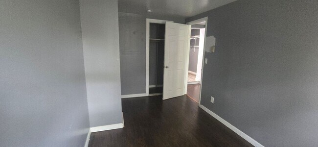 Building Photo - Beautiful 3/4 bedroom, 1 Bath