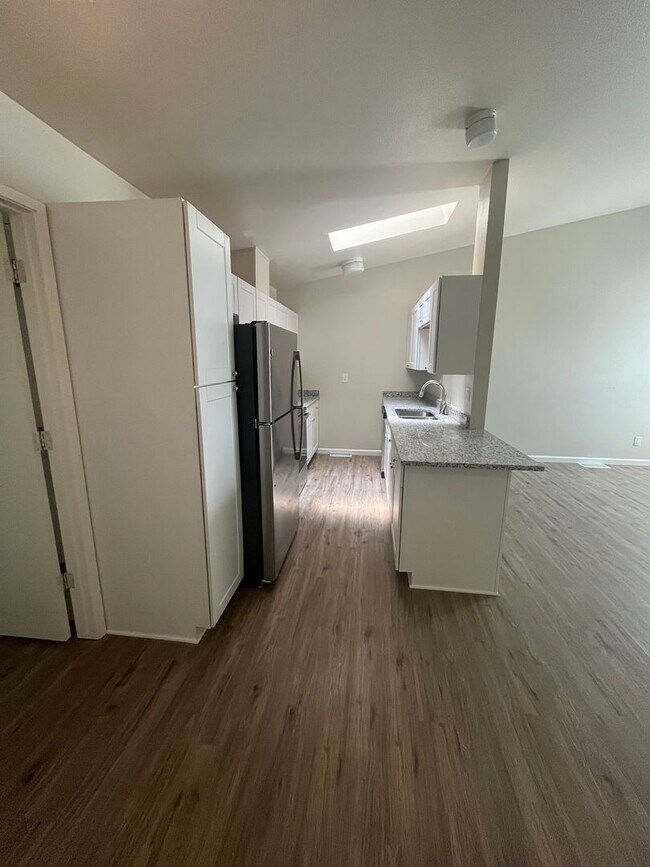 Building Photo - Mountain View Apartments - 1280