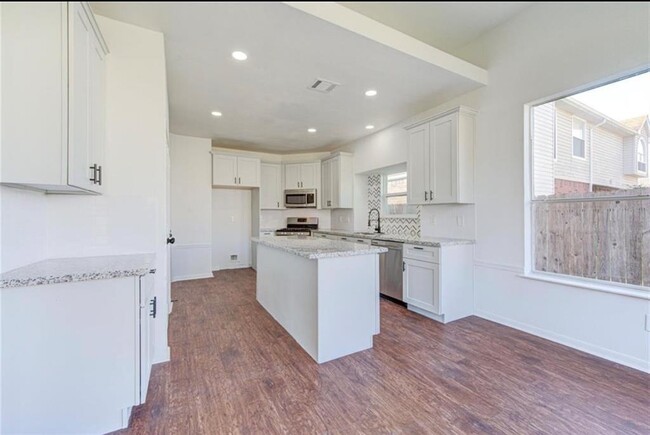 Building Photo - 13714 Neston Dr