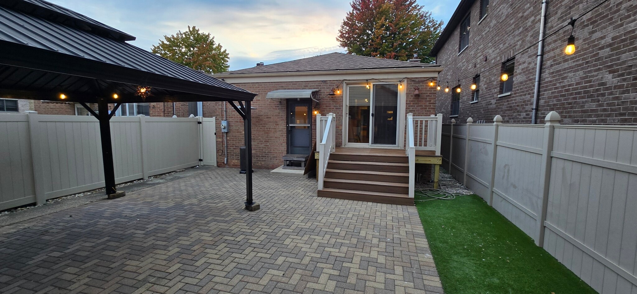 Building Photo - 5155 S Mobile Ave