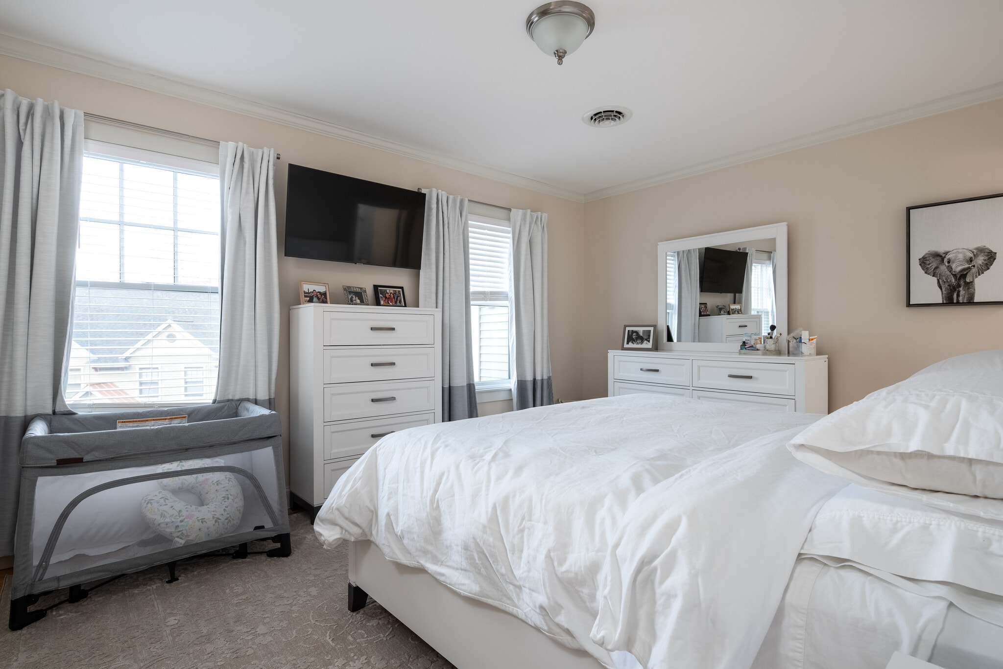 Master Bedroom (King) - 337 Mount Support Rd