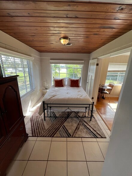 Building Photo - 8330 Honolulu Dr