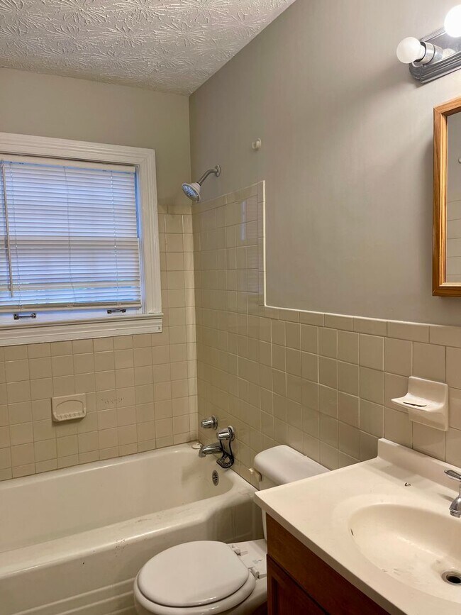 Building Photo - BELOW MARKET!  Amazing 3/2 Ranch On Corner Lot With Detached Garage &  HUGE Workshop!