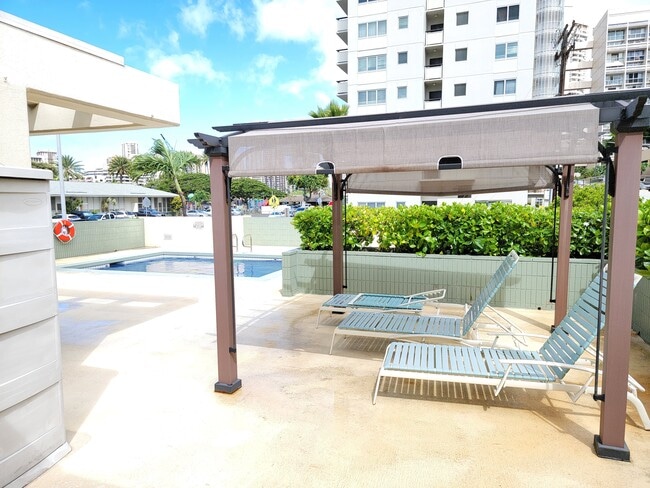 Building Photo - 2444 Hihiwai St