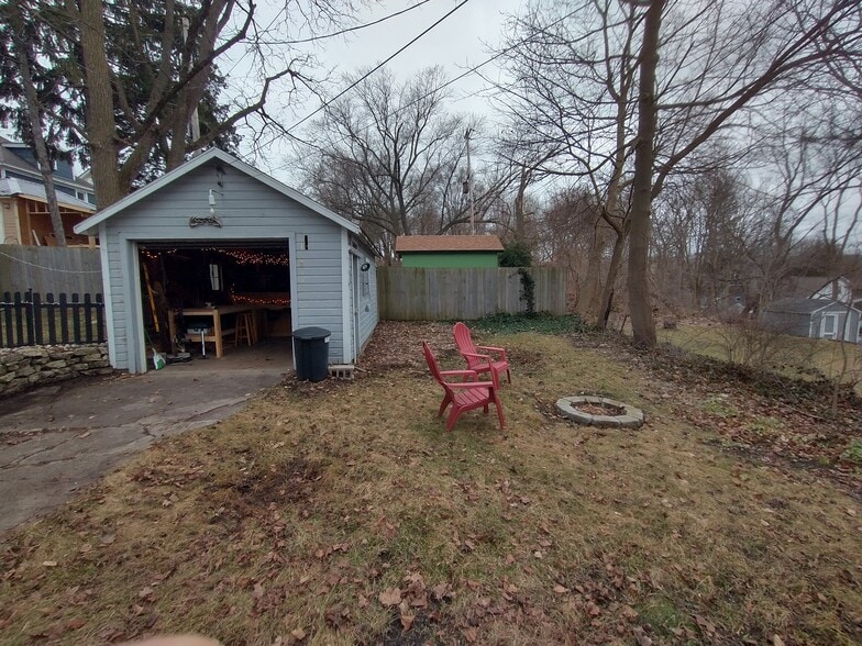 Building Photo - 145 Eastern Ave NE