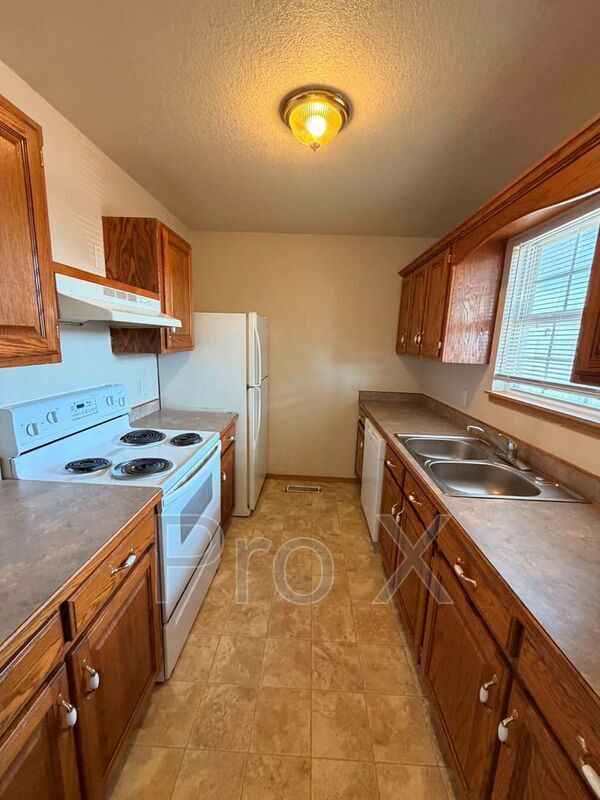 Building Photo - 4563 E Zora St