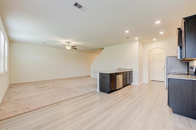 Building Photo - 28057 Irving Dr