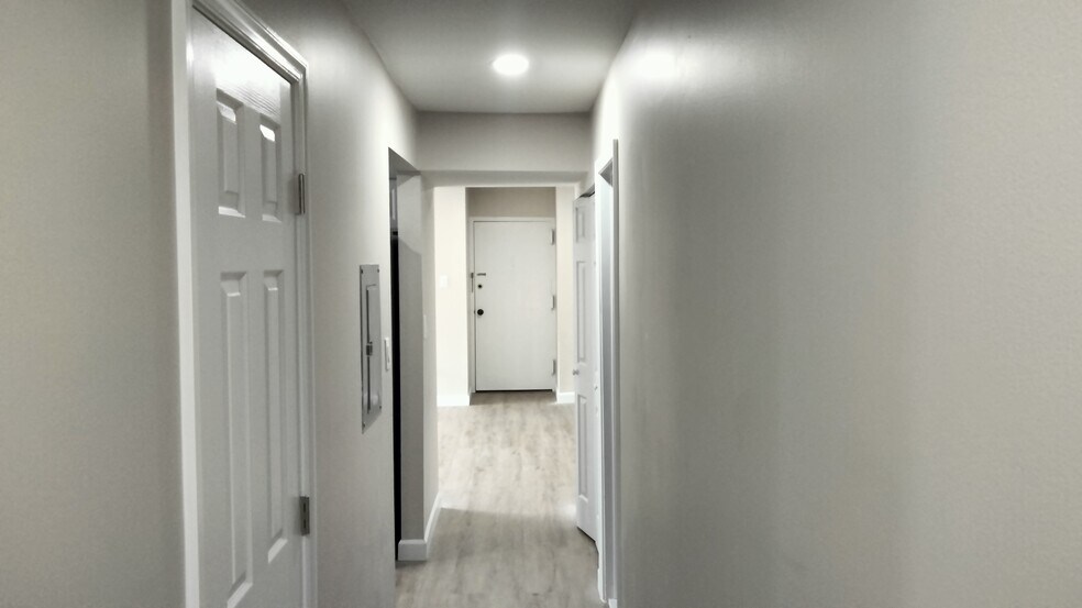 Building Photo - 112 Duvall Ln