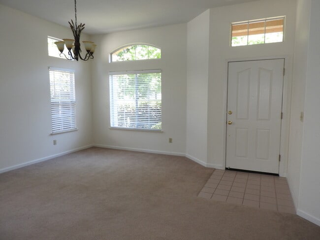 Building Photo - 154 Elkins Cir