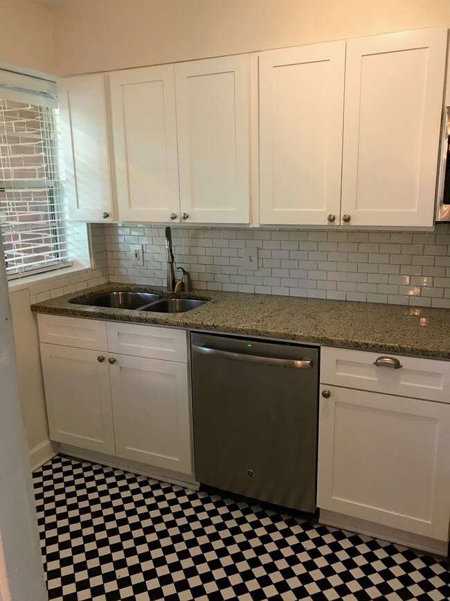 Kitchen - 1174 Briarcliff Rd NE