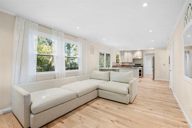 Building Photo - 10 Lundy Ln