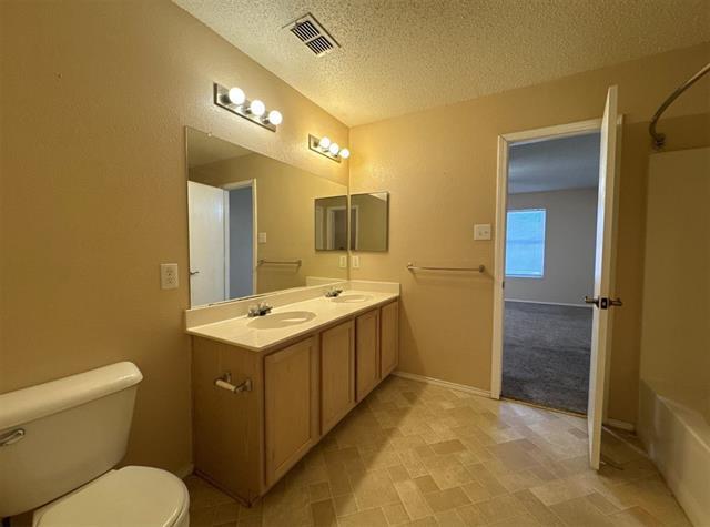 Building Photo - 4221 Meadowknoll Dr