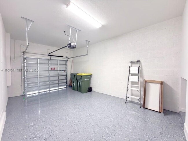 Building Photo - 0 NE 13th St