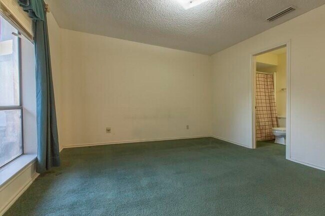 Building Photo - 6461 Southpoint Dr