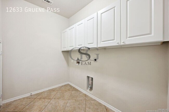 Building Photo - 12633 Gruene Pass