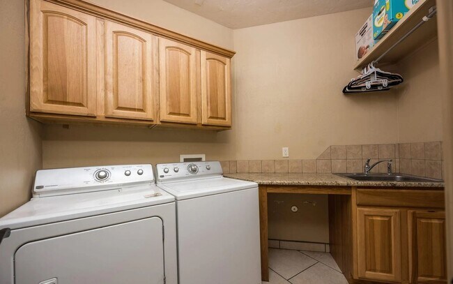 Building Photo - 3903 Monte Lindo Ct