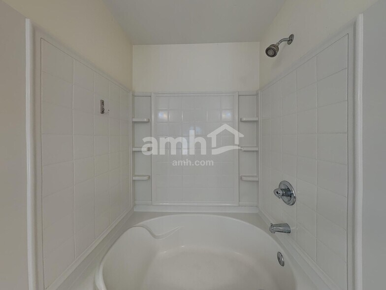 Building Photo - 4863 Clarkstone Dr