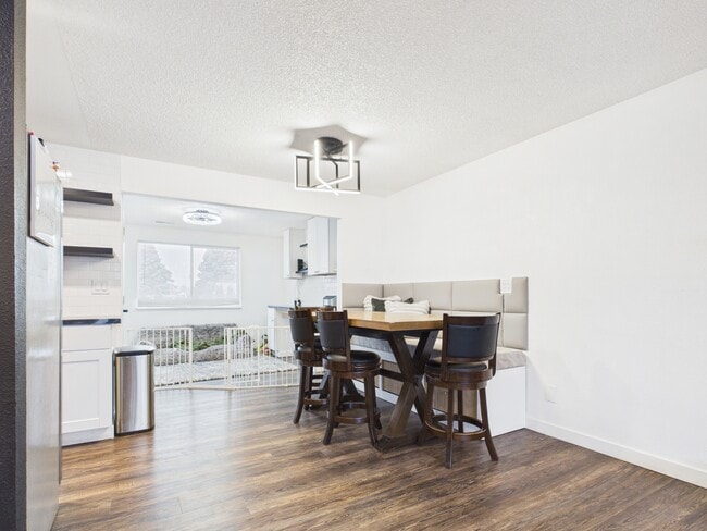 Building Photo - 313 N Oklahoma St