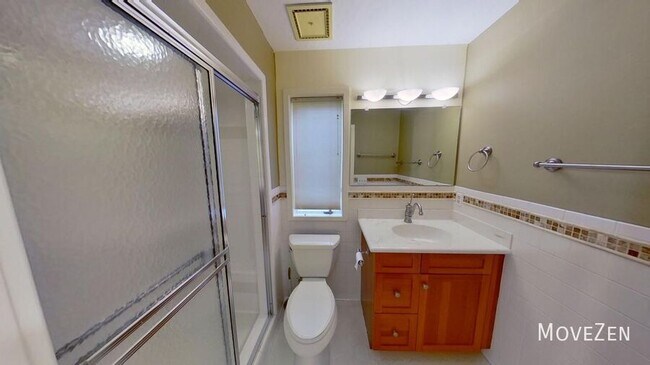 Building Photo - 2323 Ridgefield Dr