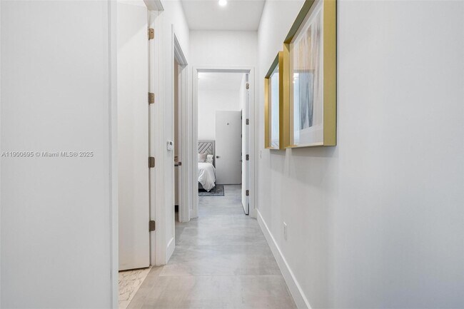 Building Photo - 17550 Collins Ave