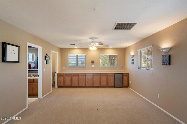 Building Photo - 5751 E Ludlow Dr