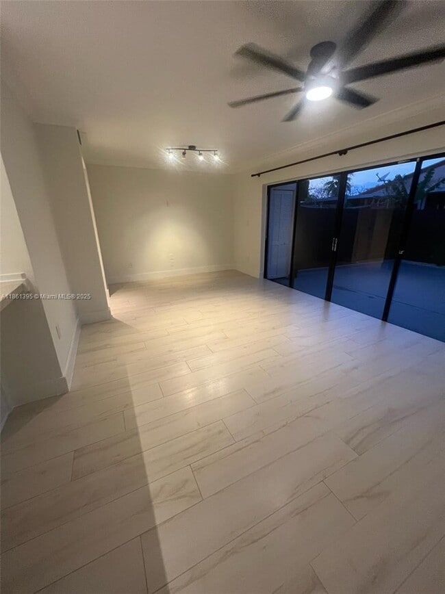 Building Photo - 1122 SW 87th Ave