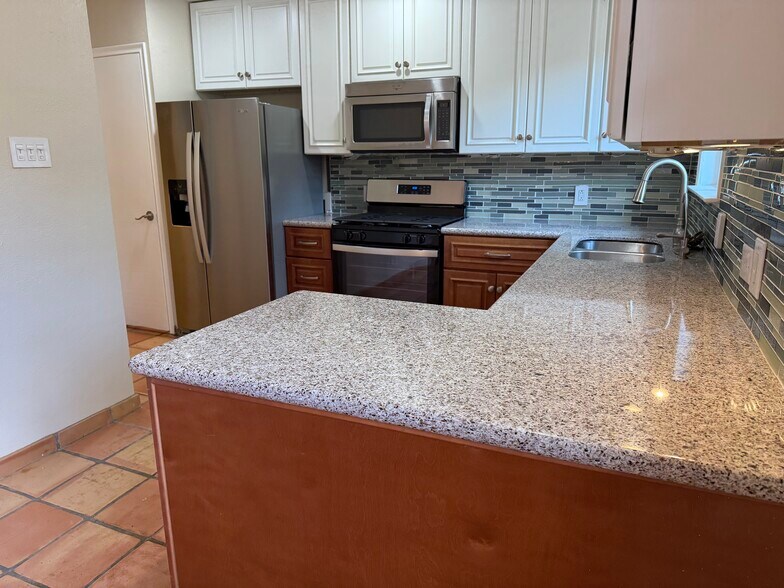 Building Photo - 8547 Stillwater Dr