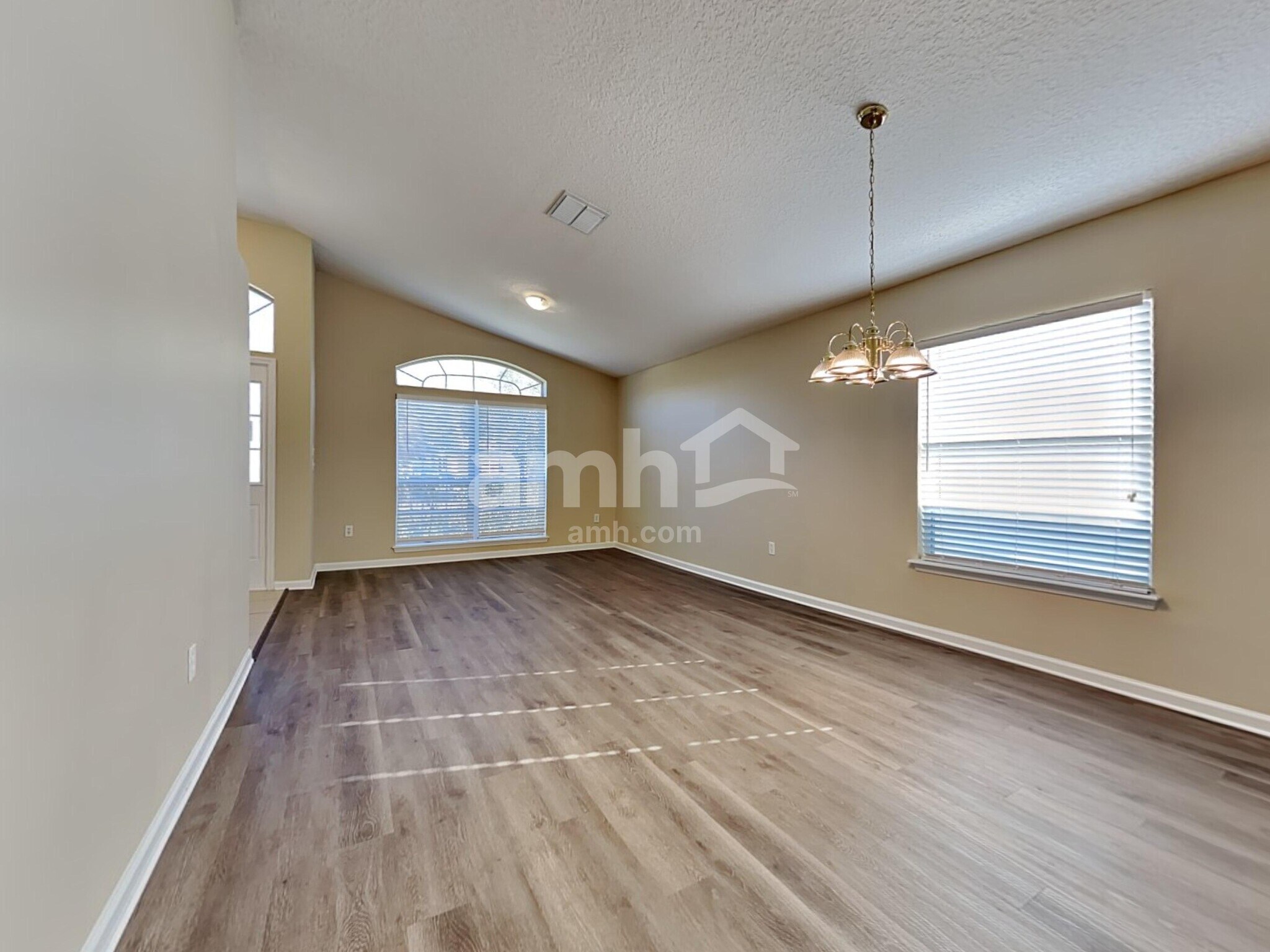 Building Photo - 809 Crystal Spring Way